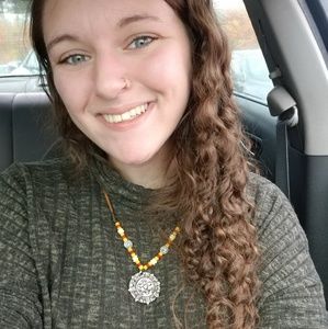 Meet your Posher, Dakota